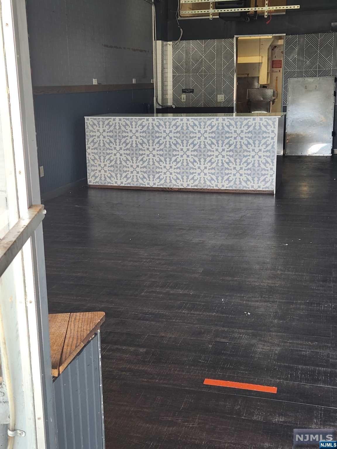 72 W Palisade Avenue