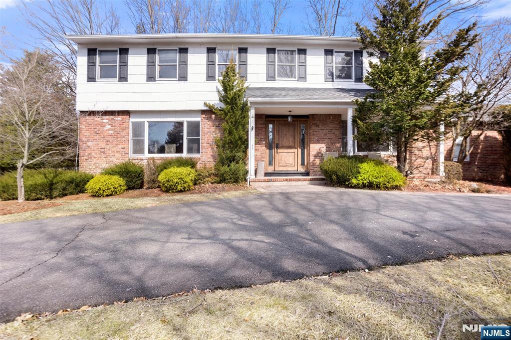 830 Lee Court