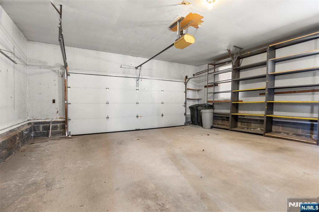 830 Lee Court