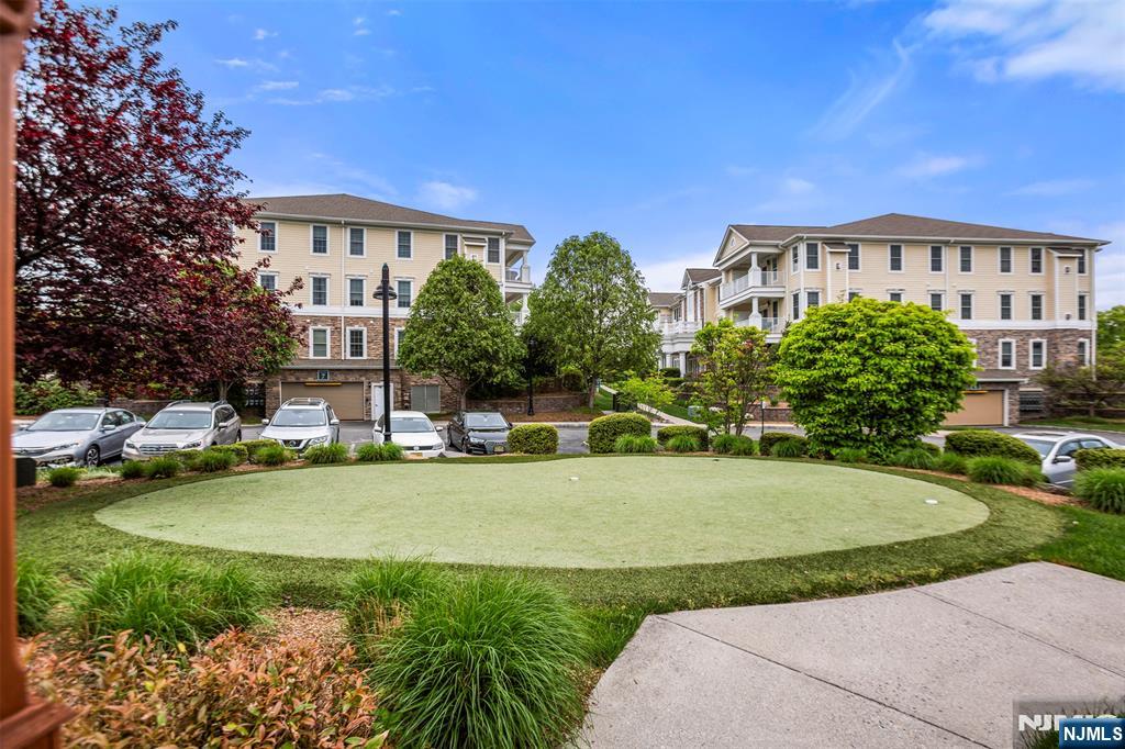 910 Four Seasons Lane 910