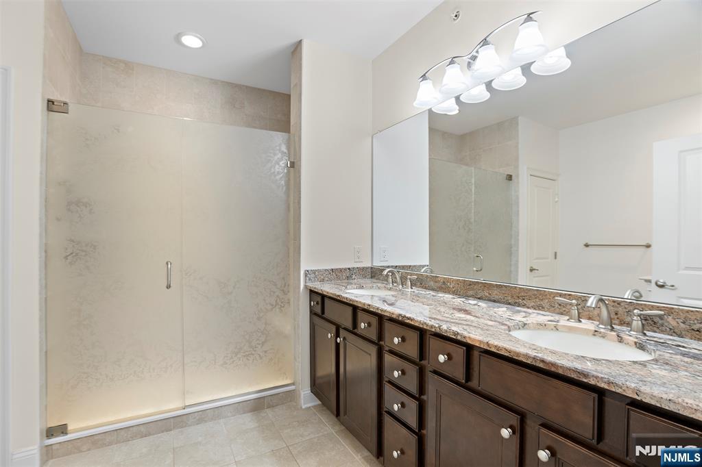 910 Four Seasons Lane 910