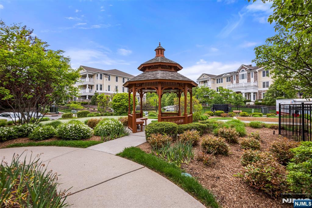 910 Four Seasons Lane 910