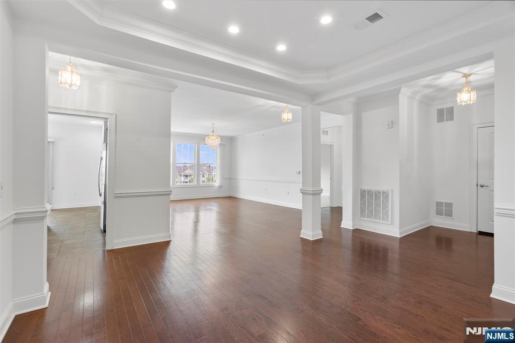 910 Four Seasons Lane 910