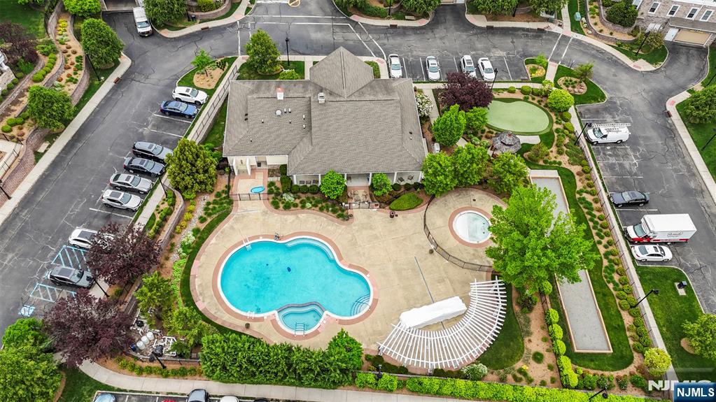 910 Four Seasons Lane 910