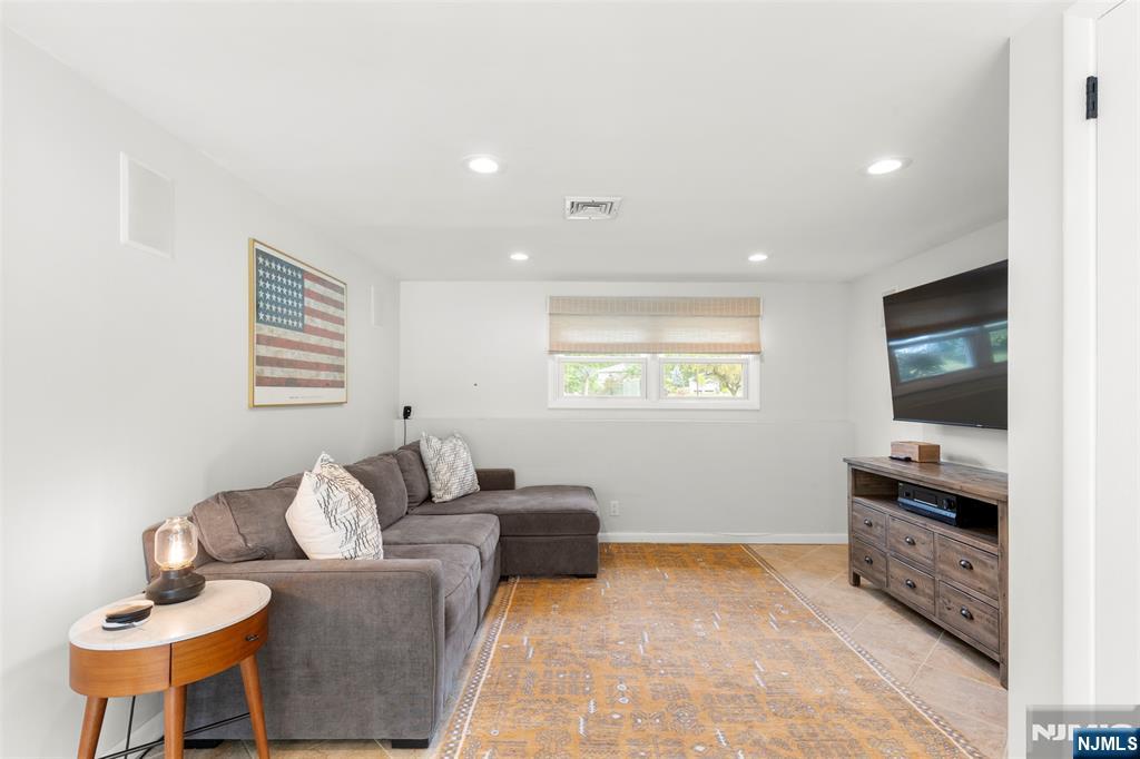 623 Long Hill Road