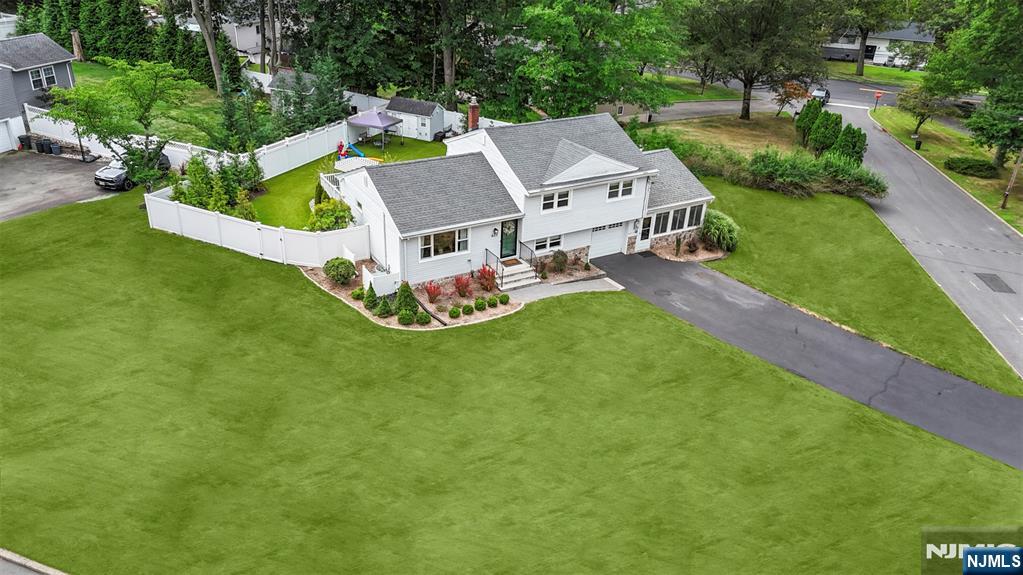623 Long Hill Road