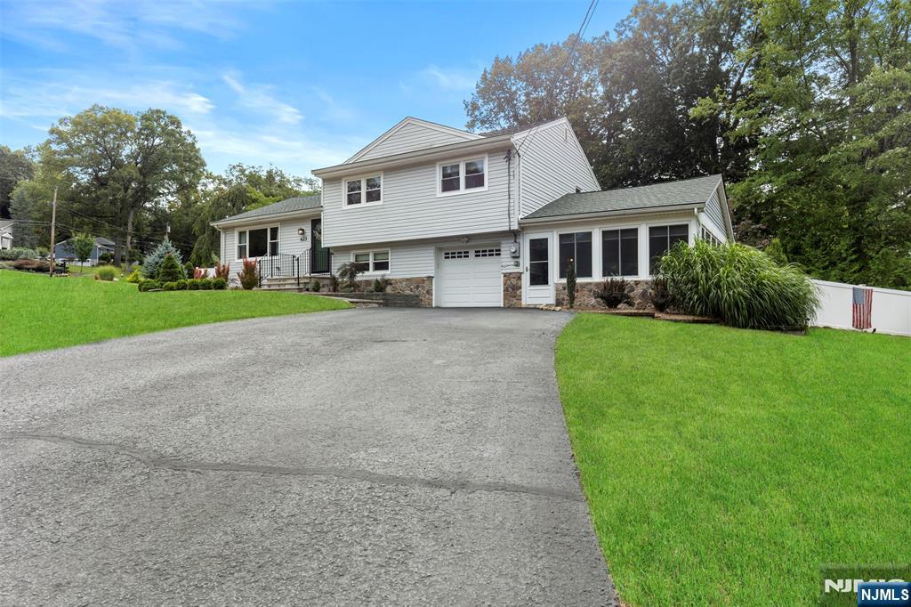623 Long Hill Road