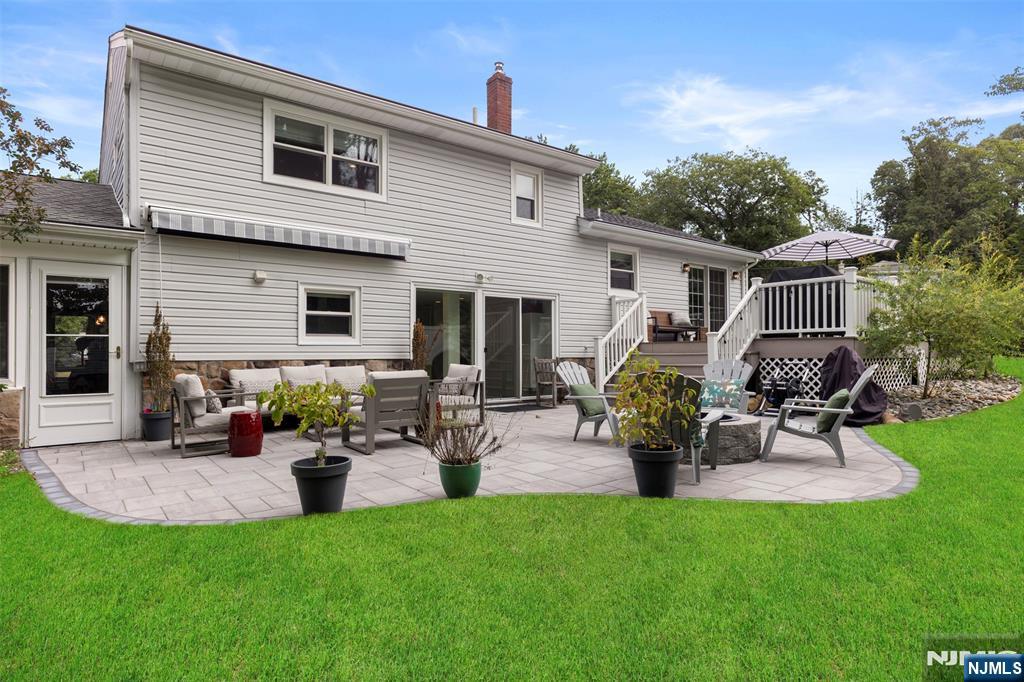 623 Long Hill Road