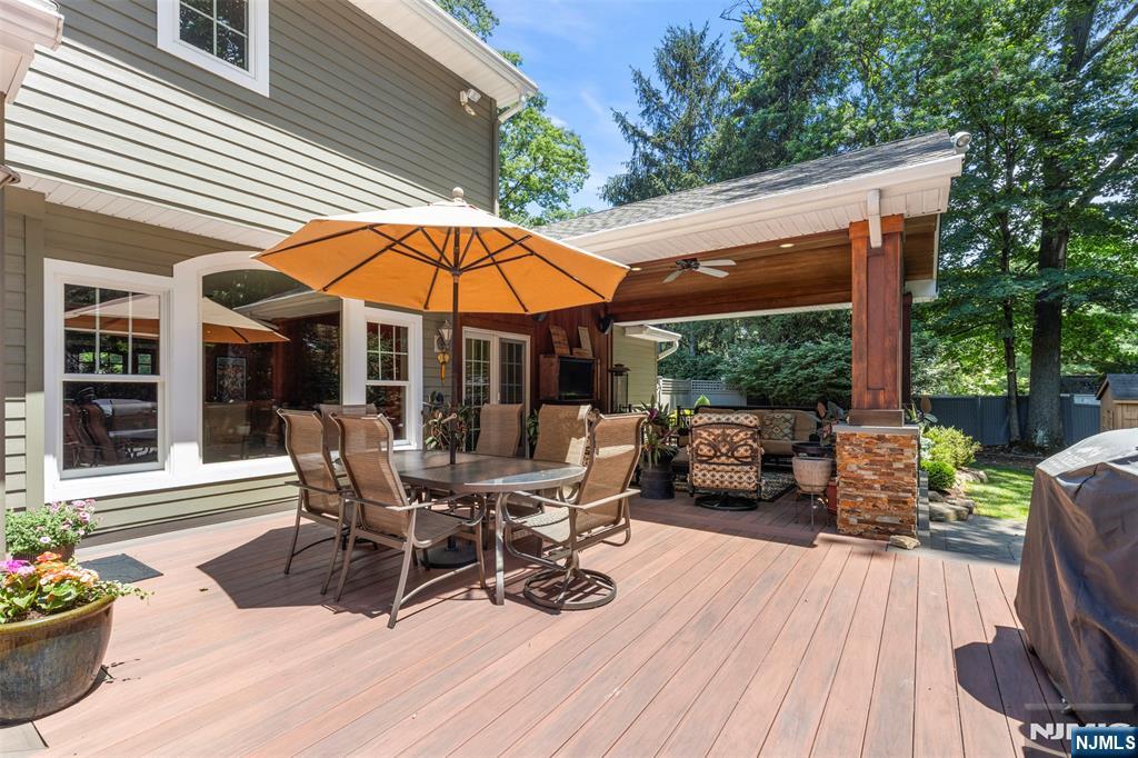 565 Dorchester Drive