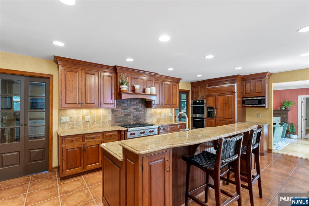 565 Dorchester Drive