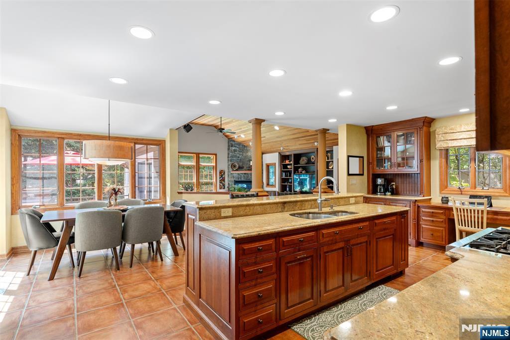 565 Dorchester Drive