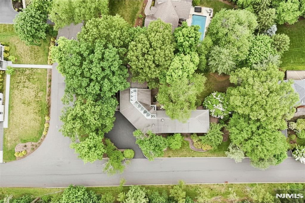 565 Green Lane