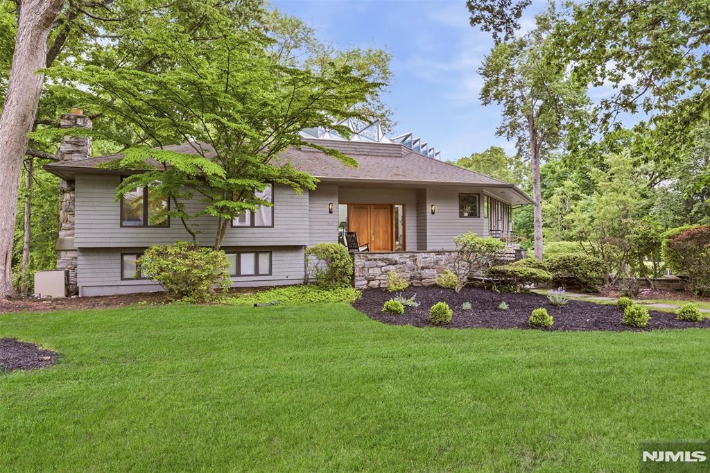 565 Green Lane