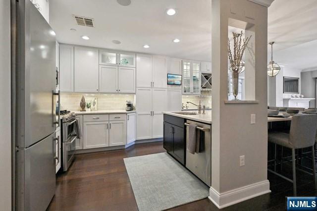 48 S Park Street 215