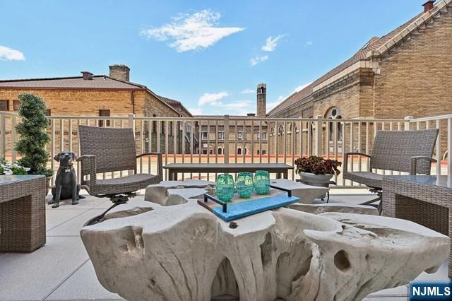 48 S Park Street 215