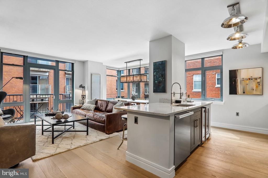 1117 10TH STREET NW Unit: 811
