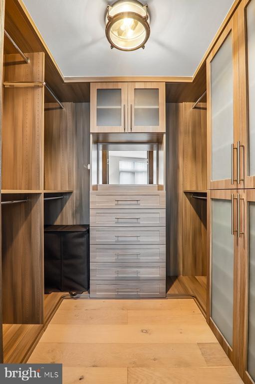 1117 10TH STREET NW Unit: 811