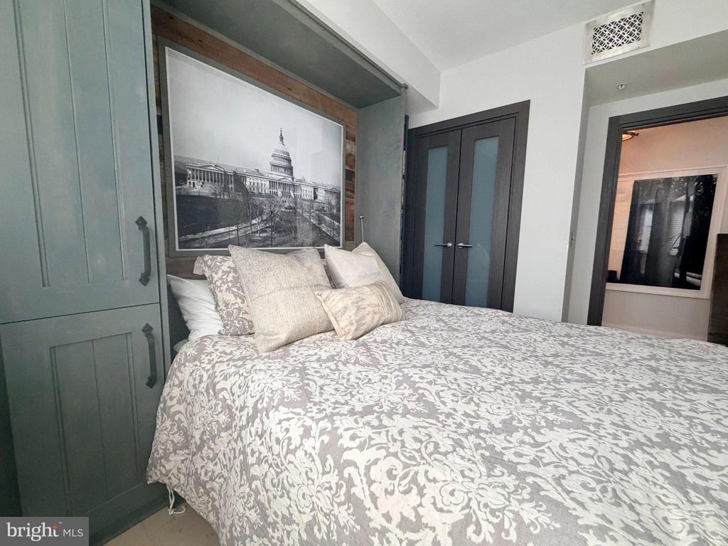 1117 10TH STREET NW Unit: 811