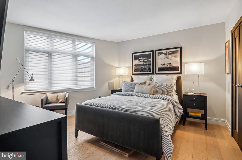 1117 10TH STREET NW Unit: 811
