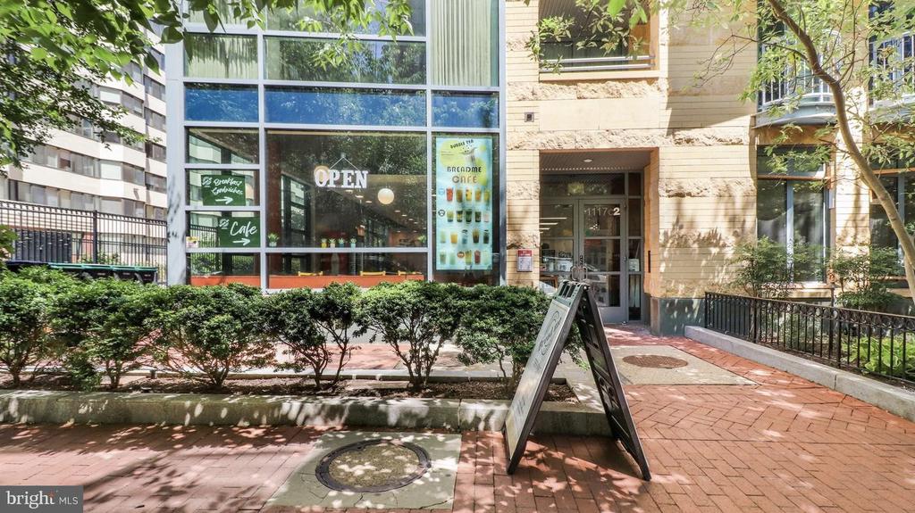 1117 10TH STREET NW Unit: 811