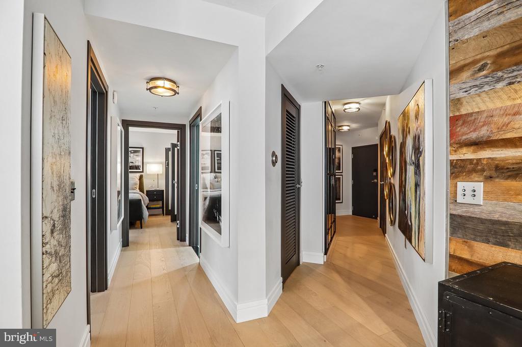 1117 10TH STREET NW Unit: 811