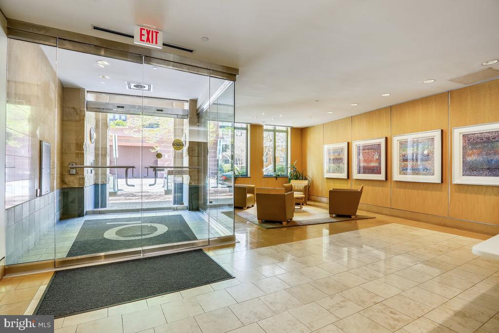 1117 10TH STREET NW Unit: 811
