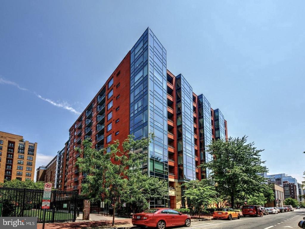 1117 10TH STREET NW Unit: 811