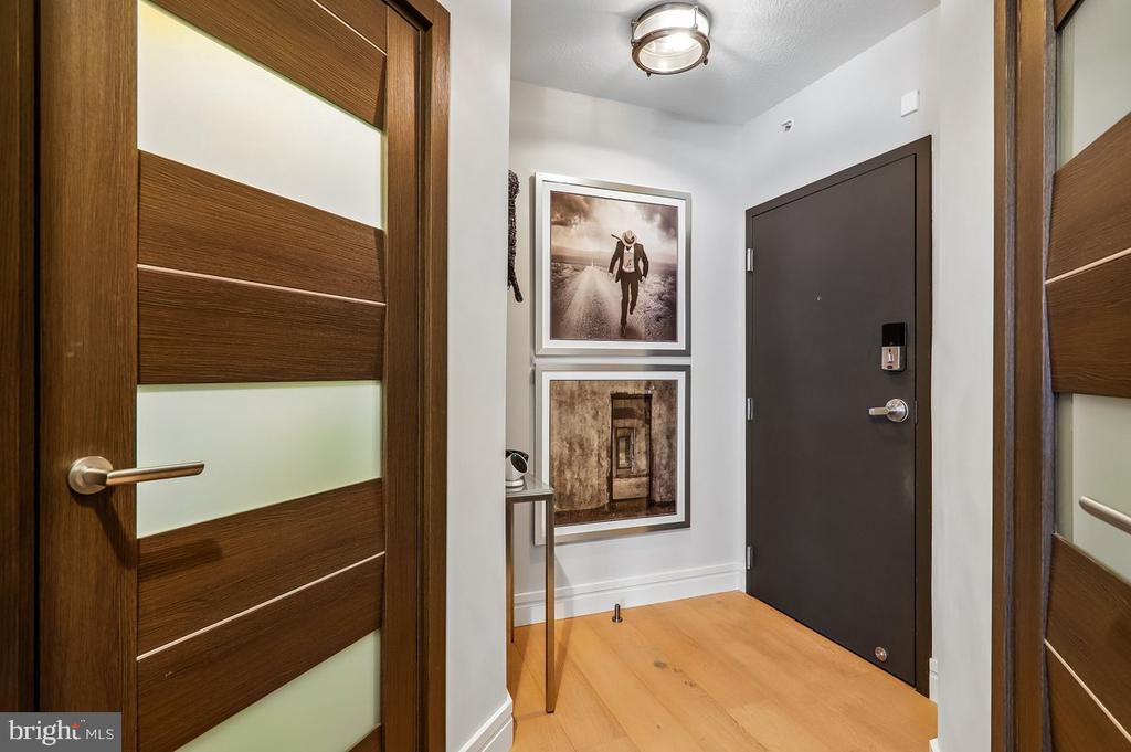1117 10TH STREET NW Unit: 811