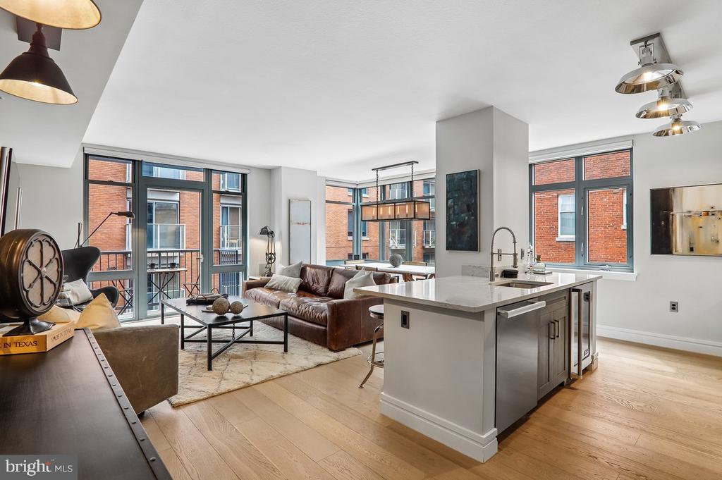 1117 10TH STREET NW Unit: 811