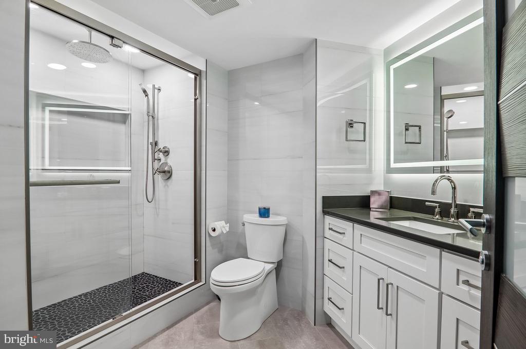 1117 10TH STREET NW Unit: 811