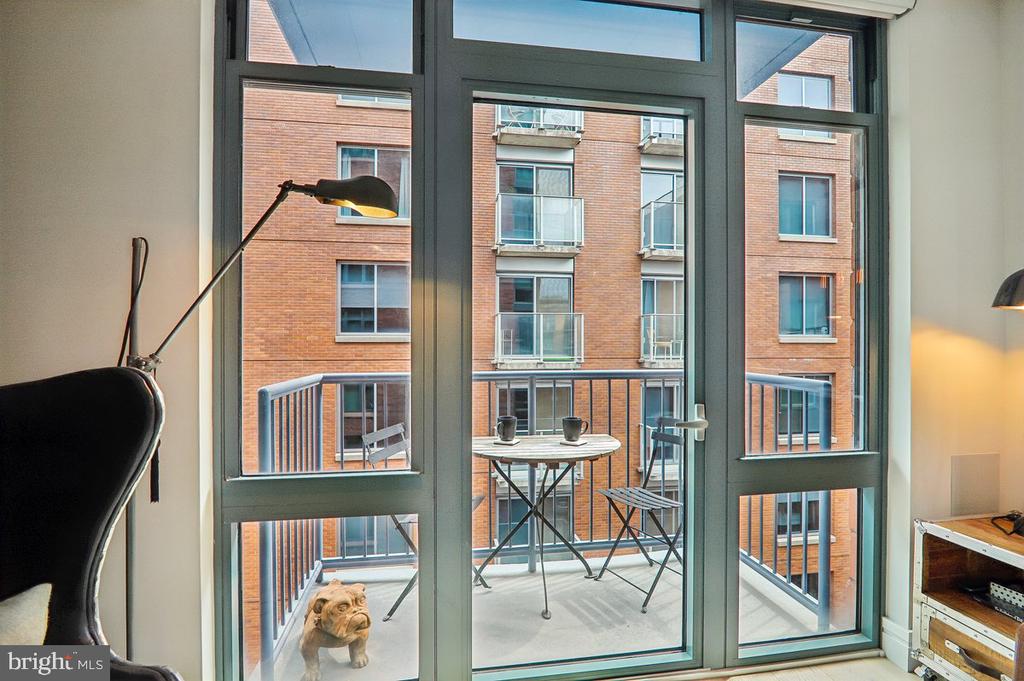 1117 10TH STREET NW Unit: 811