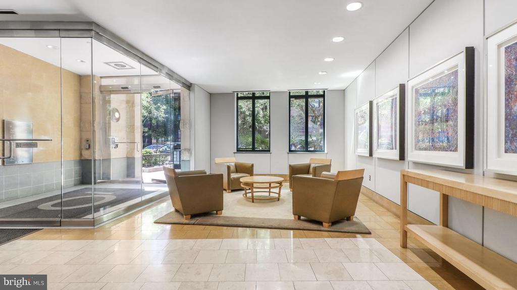 1117 10TH STREET NW Unit: 811