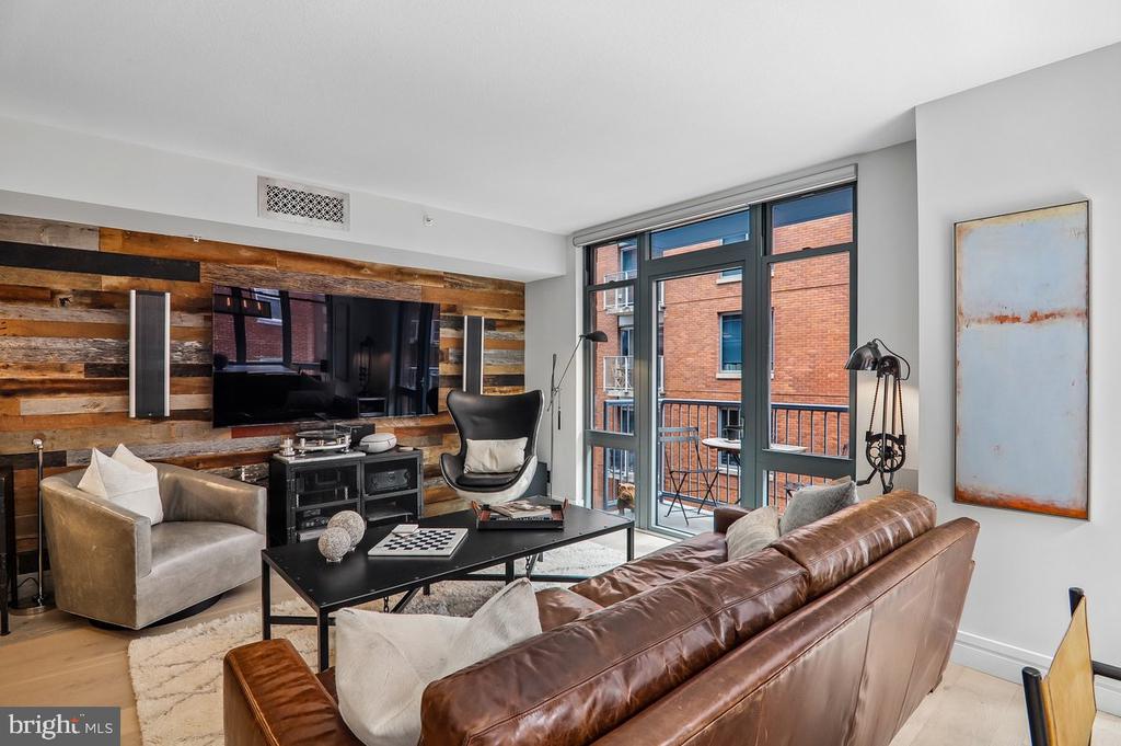 1117 10TH STREET NW Unit: 811