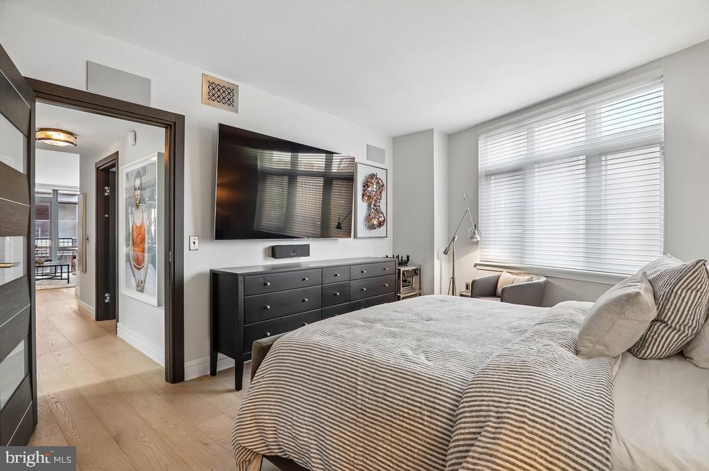 1117 10TH STREET NW Unit: 811