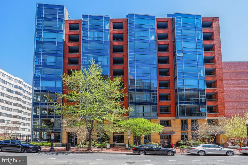 1117 10TH STREET NW Unit: 811