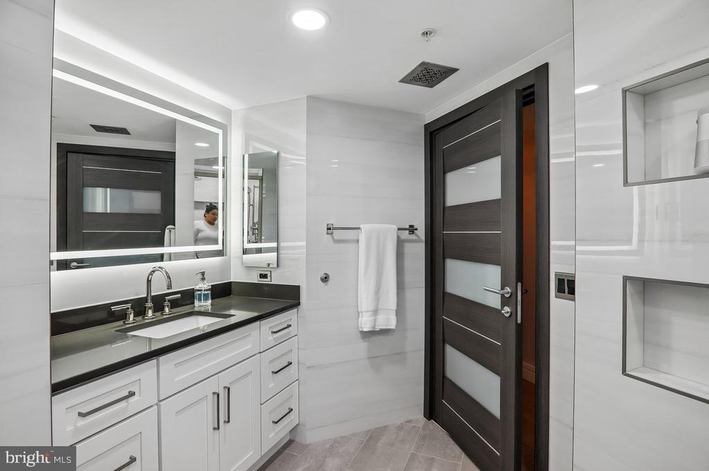 1117 10TH STREET NW Unit: 811