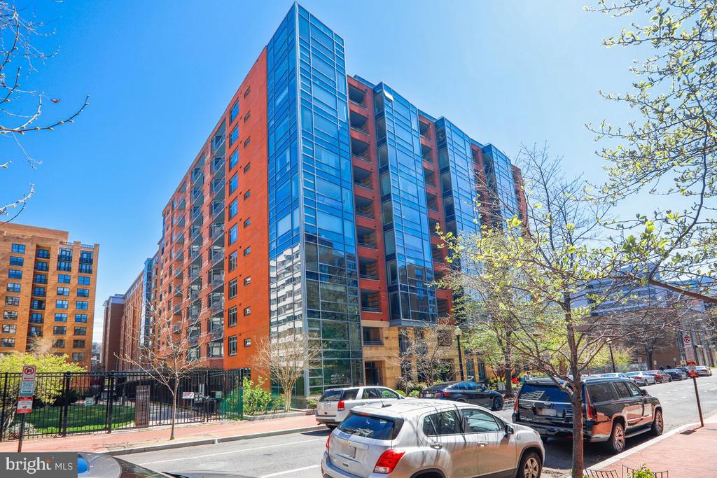 1117 10TH STREET NW Unit: 811