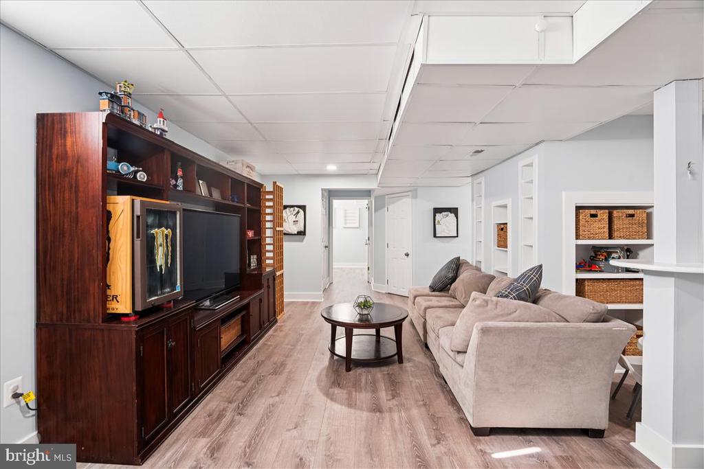 7118 HARLAN LANE