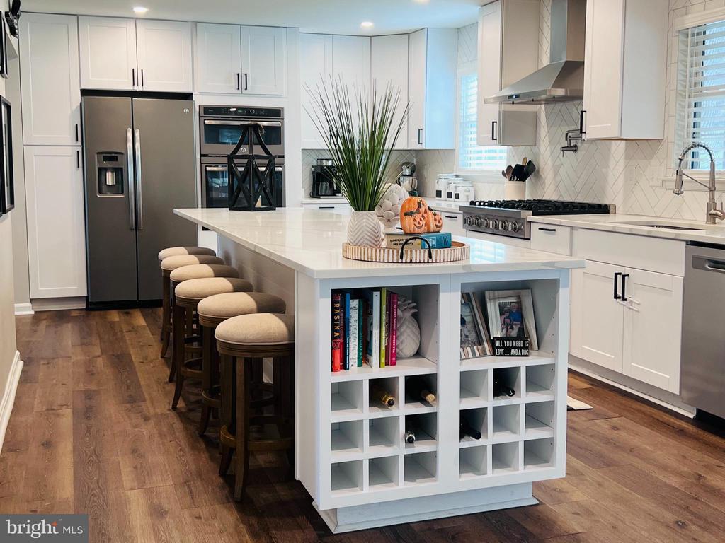 7118 HARLAN LANE