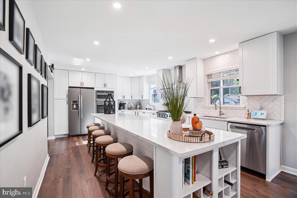 7118 HARLAN LANE