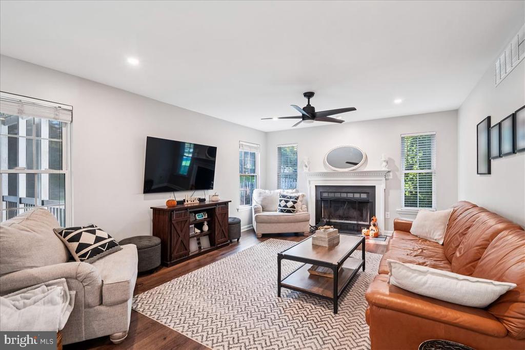 7118 HARLAN LANE