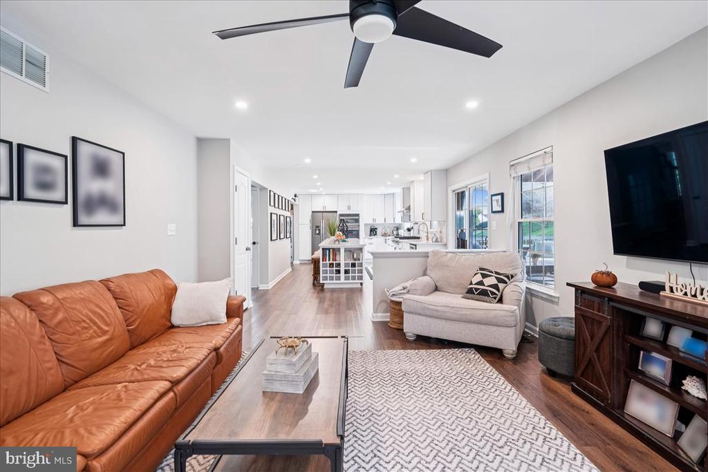 7118 HARLAN LANE