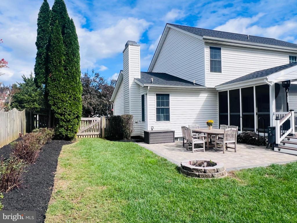 7118 HARLAN LANE