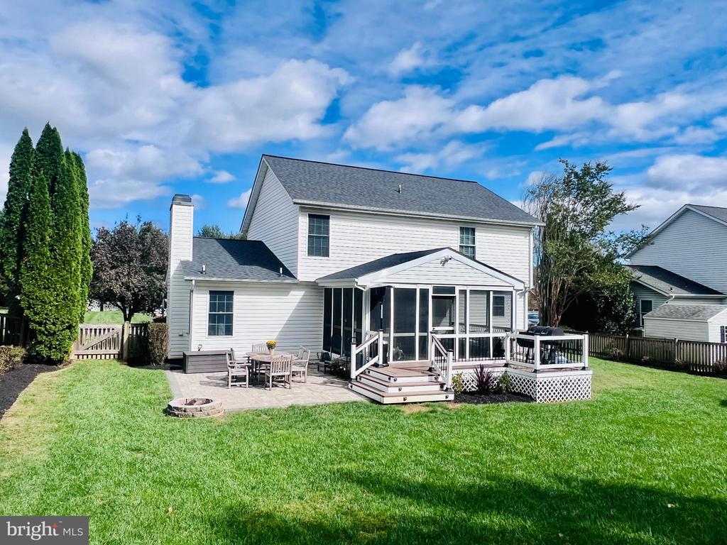 7118 HARLAN LANE