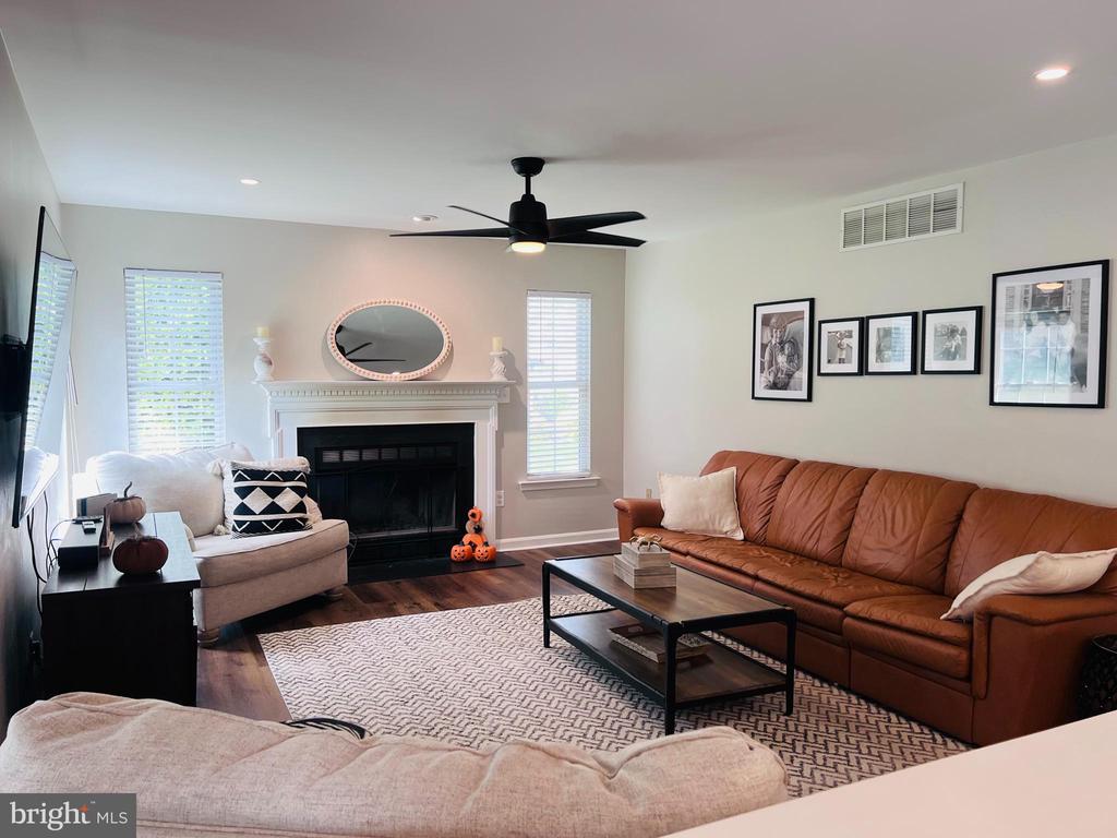7118 HARLAN LANE