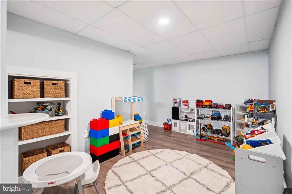 7118 HARLAN LANE