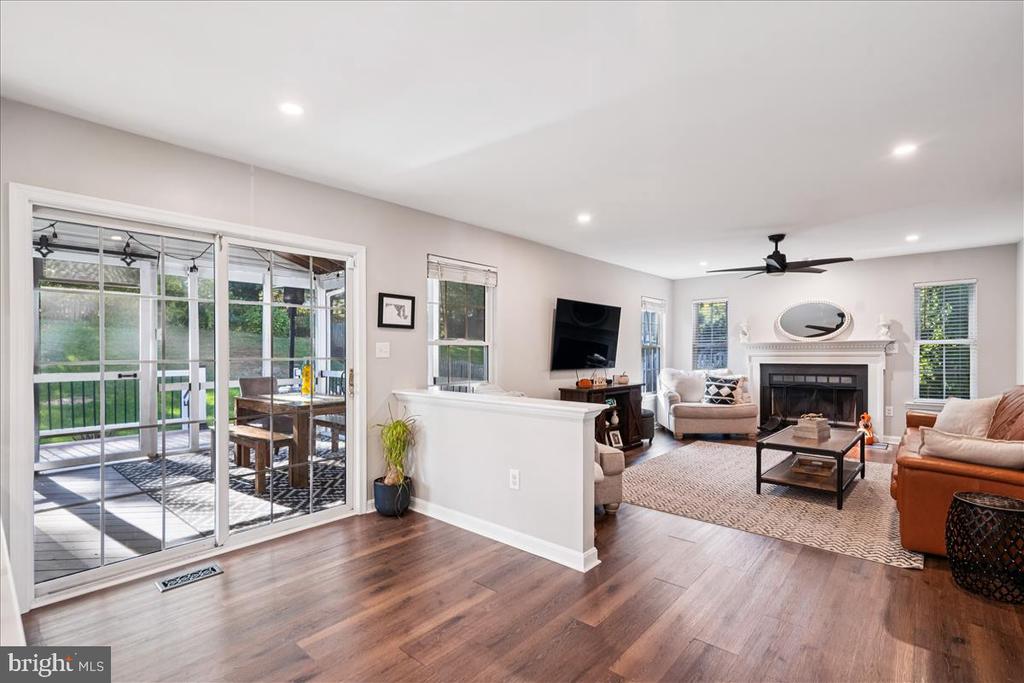 7118 HARLAN LANE