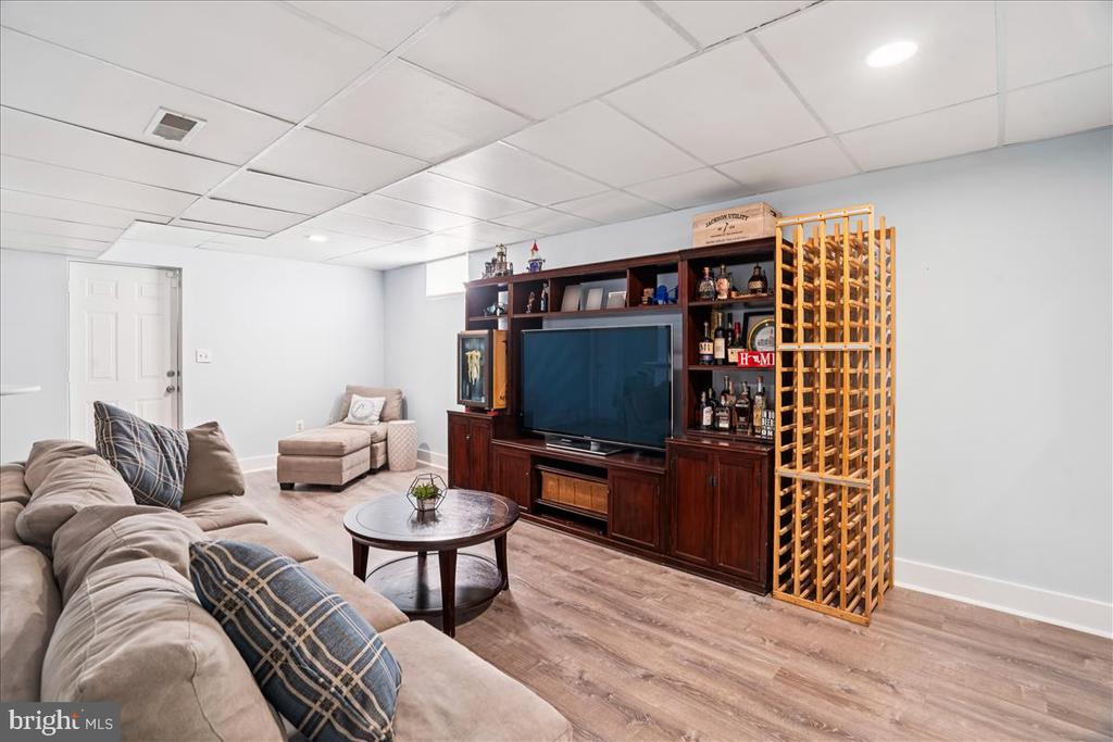 7118 HARLAN LANE