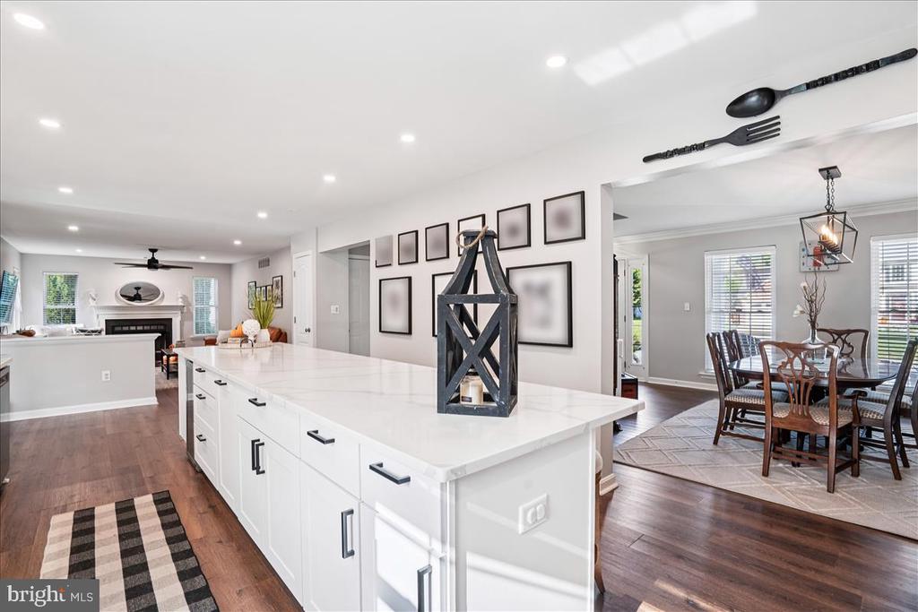 7118 HARLAN LANE