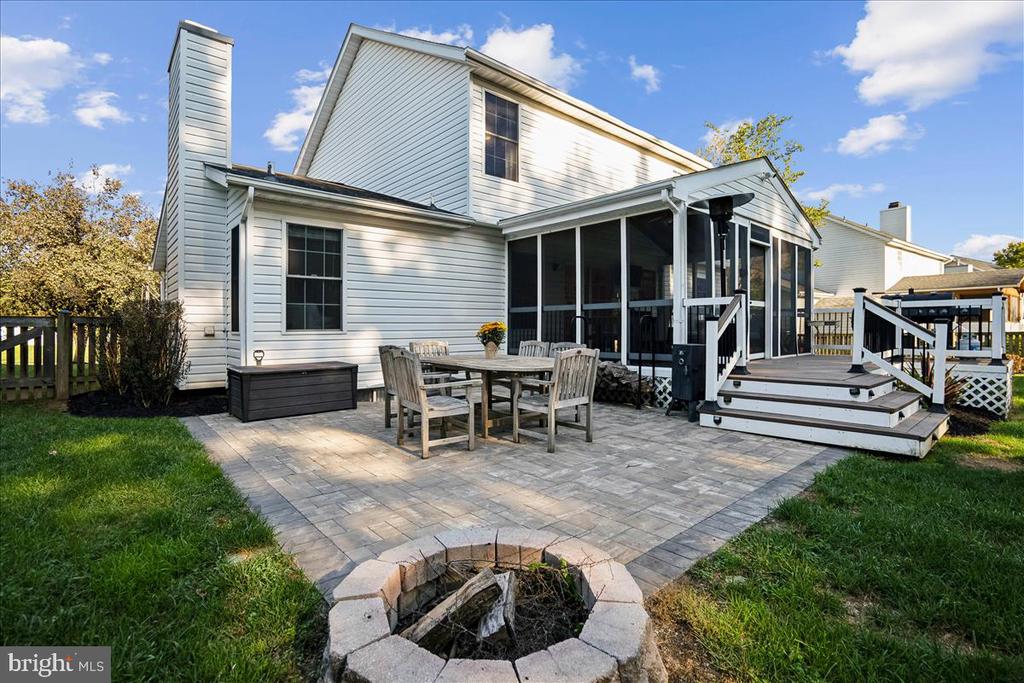 7118 HARLAN LANE